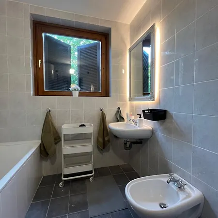 شقة Csopak Strand Apartman تشوباك